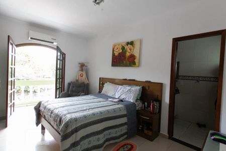 Casa à venda com 300m², 4 quartos e 9 vagasSuíte 