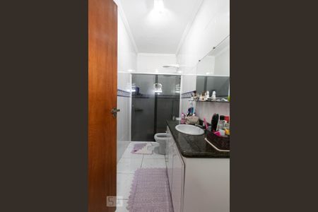 Casa à venda com 300m², 4 quartos e 9 vagasBanheiro da Suíte 