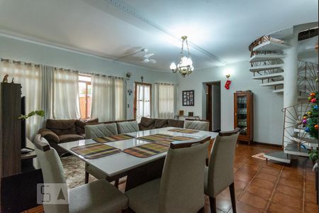 Sala de casa para alugar com 4 quartos, 200m² em Jardim Nova Europa, Campinas
