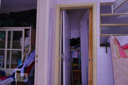 Casa à venda com 300m², 2 quartos e 1 vagaQuarto de Serviço