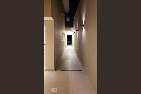 Casa à venda com 215m², 3 quartos e 3 vagasCorredor