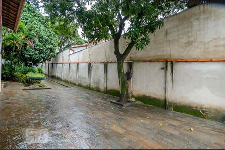 Casa à venda com 350m², 5 quartos e 8 vagasÁrea Externa