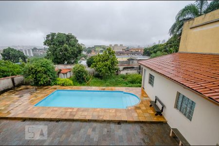 Casa à venda com 350m², 5 quartos e 8 vagasQuarto 4