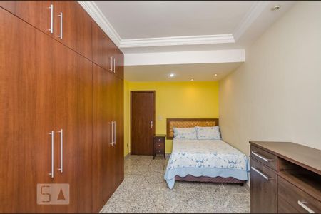Casa à venda com 350m², 5 quartos e 8 vagasQuarto 4