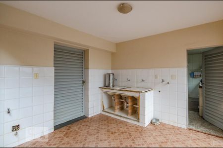 Casa à venda com 350m², 5 quartos e 8 vagasÁrea de Serviço 2