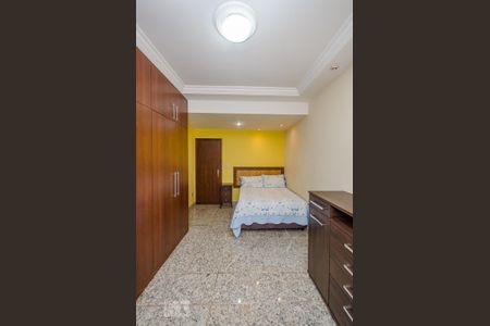 Casa à venda com 350m², 5 quartos e 8 vagasQuarto 4