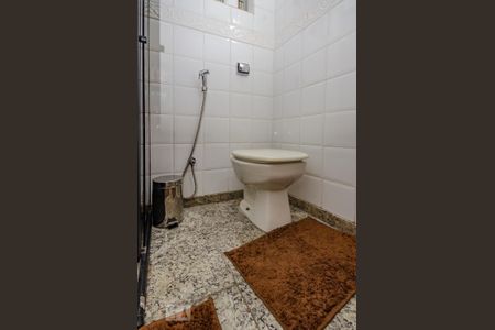 Casa à venda com 350m², 5 quartos e 8 vagasBanheiro Social 2