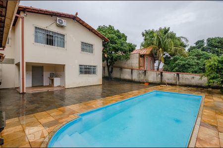 Casa à venda com 350m², 5 quartos e 8 vagasÁrea Externa