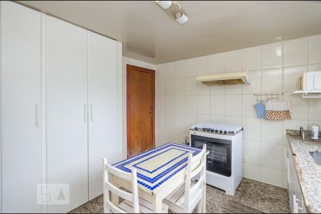 Casa à venda com 350m², 5 quartos e 8 vagascozinha piso inferior