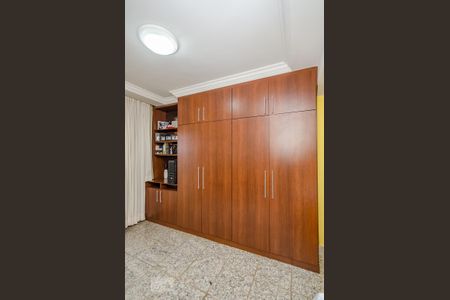 Casa à venda com 350m², 5 quartos e 8 vagasQuarto 4