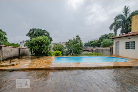 Casa à venda com 350m², 5 quartos e 8 vagasÁrea Externa