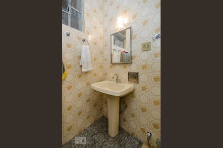 Casa à venda com 350m², 5 quartos e 8 vagasBanheiro da Suíte