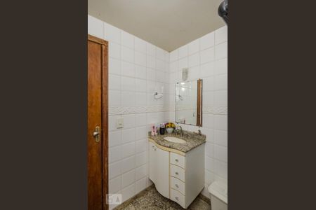 Casa à venda com 350m², 5 quartos e 8 vagasBanheiro Social 2