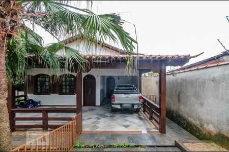 Casa à venda com 350m², 5 quartos e 8 vagasVaranda da Sala - Garagem
