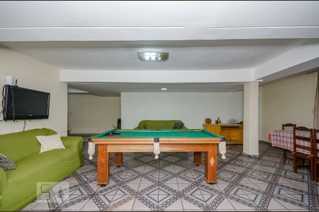 Casa à venda com 350m², 5 quartos e 8 vagasSala 3 piso inferior