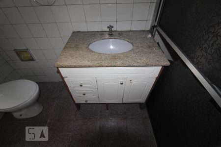 Casa à venda com 261m², 2 quartos e 2 vagasBanheiro social