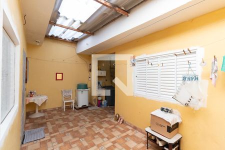 Casa à venda com 70m², 2 quartos e 2 vagasQuintal
