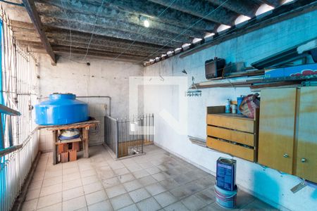 Casa à venda com 70m², 2 quartos e 2 vagasQuintal