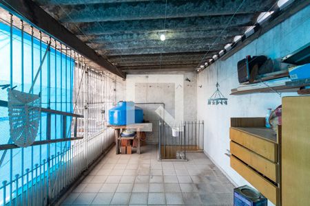 Casa à venda com 70m², 2 quartos e 2 vagasQuintal