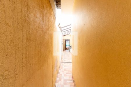 Casa à venda com 70m², 2 quartos e 2 vagasCorredor