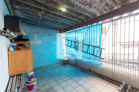 Casa à venda com 70m², 2 quartos e 2 vagasQuintal