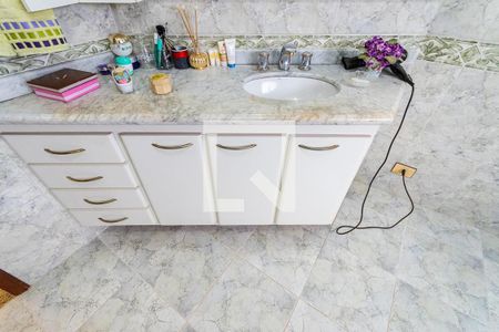 Casa à venda com 360m², 3 quartos e 6 vagas Casa à venda com 360m², 3 quartos e 6 vagasBanheiro suíte 1