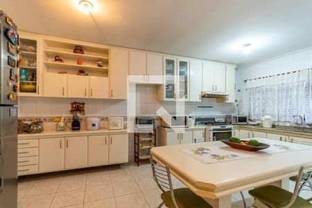 Casa à venda com 360m², 3 quartos e 6 vagas Casa à venda com 360m², 3 quartos e 6 vagasCozinha