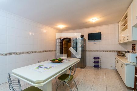 Casa à venda com 360m², 3 quartos e 6 vagas Casa à venda com 360m², 3 quartos e 6 vagasCozinha