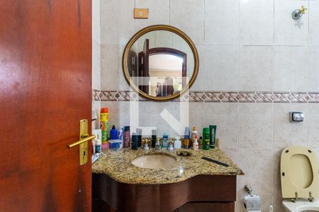 Casa à venda com 360m², 3 quartos e 6 vagas Casa à venda com 360m², 3 quartos e 6 vagasBanheiro suíte 3