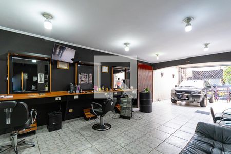 Casa à venda com 360m², 3 quartos e 6 vagas Casa à venda com 360m², 3 quartos e 6 vagasGaragem