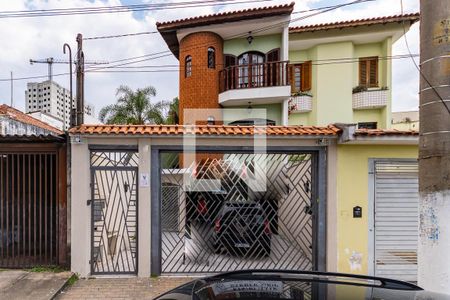 Casa à venda com 360m², 3 quartos e 6 vagas Casa à venda com 360m², 3 quartos e 6 vagasFachada