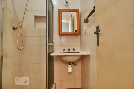 Banheiro de apartamento para alugar com 1 quarto, 45m² em Tijuca, Rio de Janeiro