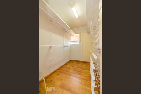 Apartamento à venda com 150m², 3 quartos e sem vaga Apartamento à venda com 150m², 3 quartos e sem vagaCloset