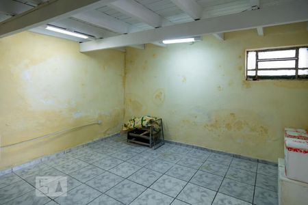 Casa à venda com 160m², 3 quartos e 8 vagas Casa à venda com 160m², 3 quartos e 8 vagasPorão