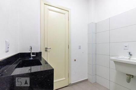 Banheiro de apartamento para alugar com 1 quarto, 45m² em Bela Vista, São Paulo
