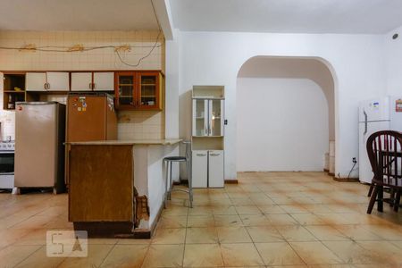 Casa para alugar com 450m², 10 quartos e 4 vagas Casa para alugar com 450m², 10 quartos e 4 vagasCozinha e Copa