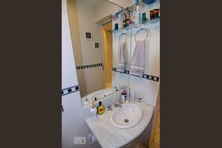 Apartamento à venda com 108m², 3 quartos e sem vagaBanheiro