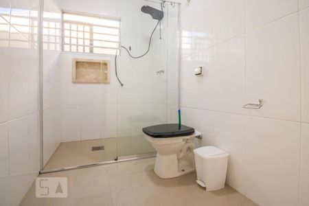 Casa à venda com 256m², 3 quartos e 4 vagasBanheiro