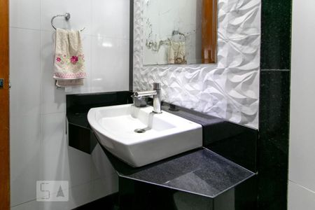 Casa à venda com 250m², 4 quartos e 4 vagas Casa à venda com 250m², 4 quartos e 4 vagasLavabo