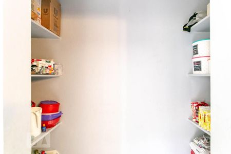Casa à venda com 250m², 4 quartos e 4 vagas Casa à venda com 250m², 4 quartos e 4 vagasDespensa