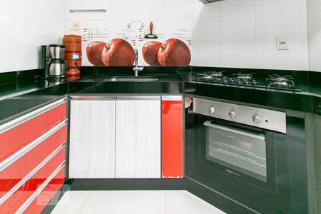 Casa à venda com 250m², 4 quartos e 4 vagas Casa à venda com 250m², 4 quartos e 4 vagasCozinha