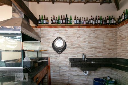 Casa à venda com 250m², 4 quartos e 4 vagas Casa à venda com 250m², 4 quartos e 4 vagasChurrasqueira