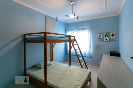 Casa à venda com 250m², 4 quartos e 4 vagas Casa à venda com 250m², 4 quartos e 4 vagasQuarto 1