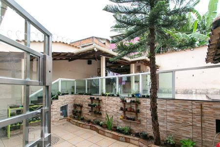 Casa à venda com 250m², 4 quartos e 4 vagas Casa à venda com 250m², 4 quartos e 4 vagasÁrea Externa