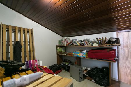 Casa à venda com 420m², 4 quartos e 6 vagas Casa à venda com 420m², 4 quartos e 6 vagasCloset da suíte 4