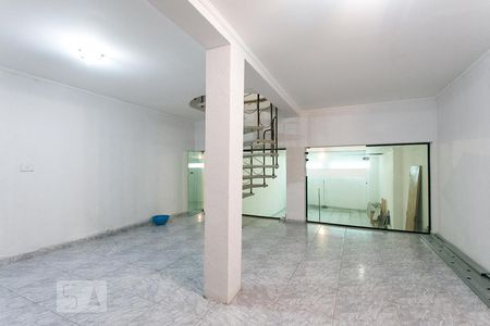 Casa à venda com 420m², 4 quartos e 6 vagas Casa à venda com 420m², 4 quartos e 6 vagasSalão 1