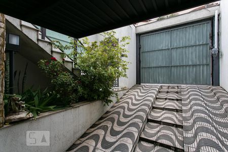 Casa à venda com 420m², 4 quartos e 6 vagas Casa à venda com 420m², 4 quartos e 6 vagasGaragem