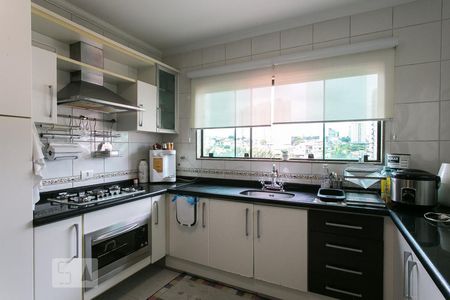 Casa à venda com 420m², 4 quartos e 6 vagas Casa à venda com 420m², 4 quartos e 6 vagasCozinha