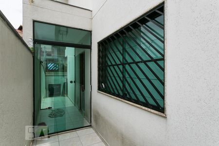 Casa à venda com 420m², 4 quartos e 6 vagas Casa à venda com 420m², 4 quartos e 6 vagasCorredor