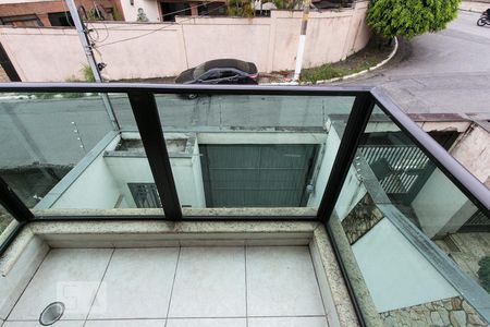 Casa à venda com 420m², 4 quartos e 6 vagas Casa à venda com 420m², 4 quartos e 6 vagasVaranda da Suíte 1